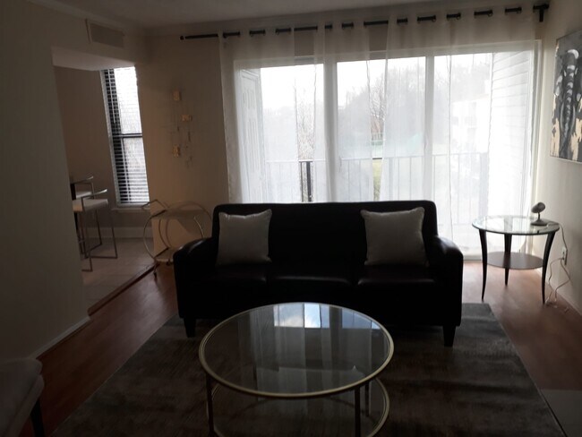 Foto del edificio - 106 Duvall Ln