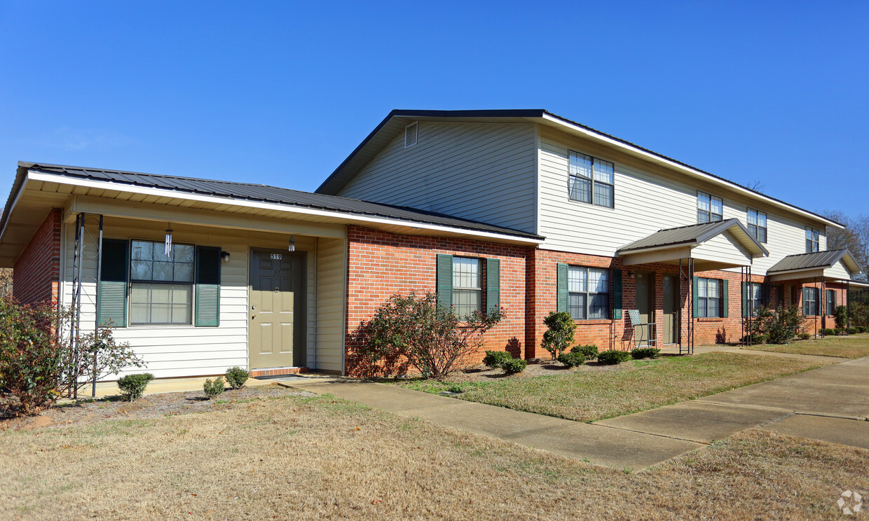 Building Photo - Pecan Lane