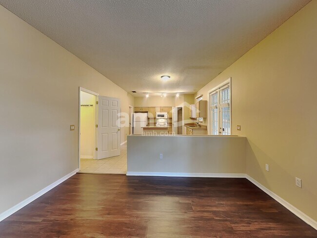 Foto del edificio - 138 Pine Isle Dr