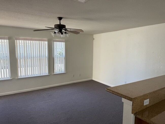 Building Photo - GREAT STOCKTON NEIGHBORHOOD! CLEAN UNIT WI...