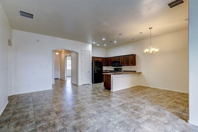 Foto del edificio - 3 bedroom, 2 bathroom Townhome in Granville