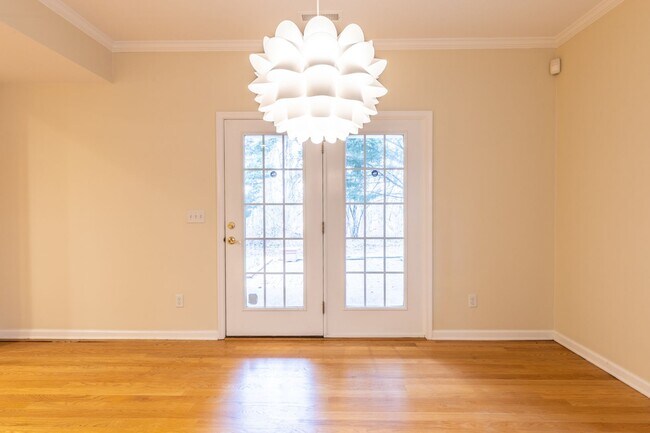 Foto del edificio - Single Family Home Minutes to DTWN/UVA Area