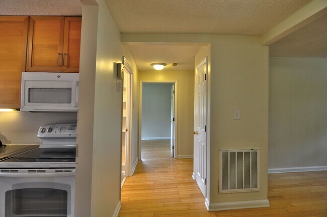 Foto del edificio - Cute 2 bedroom - Close to Downtown Carrboro and  UNC!