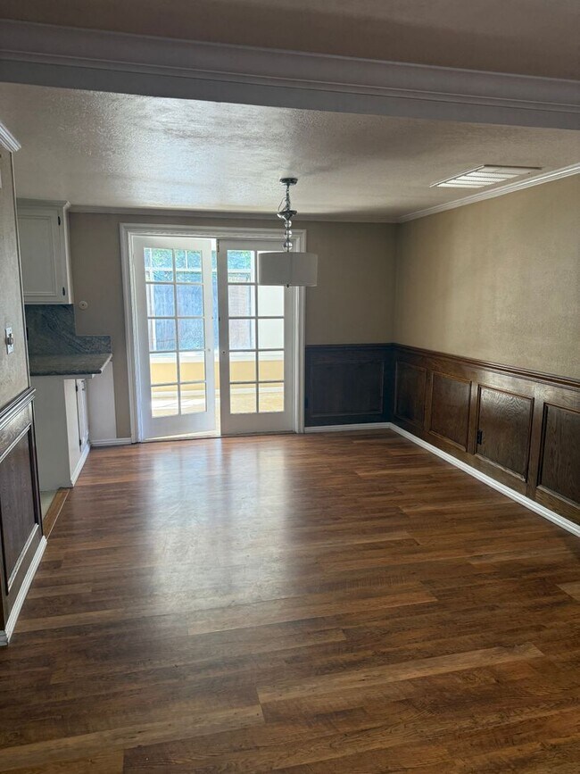 Foto del edificio - AVAILABLE NOW!! 5 Bedroom 3 Bath in Greenhaven