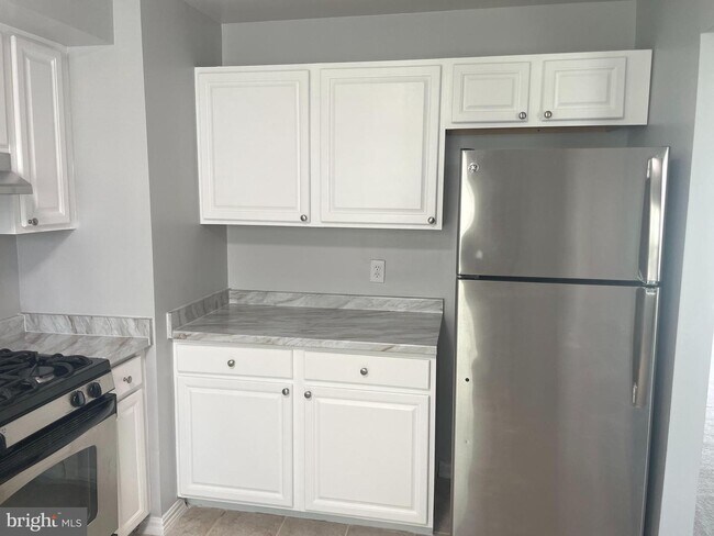 Foto del edificio - 742 Quince Orchard Blvd