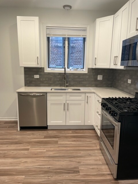 Kitchen #1 - 826 S Claremont Ave