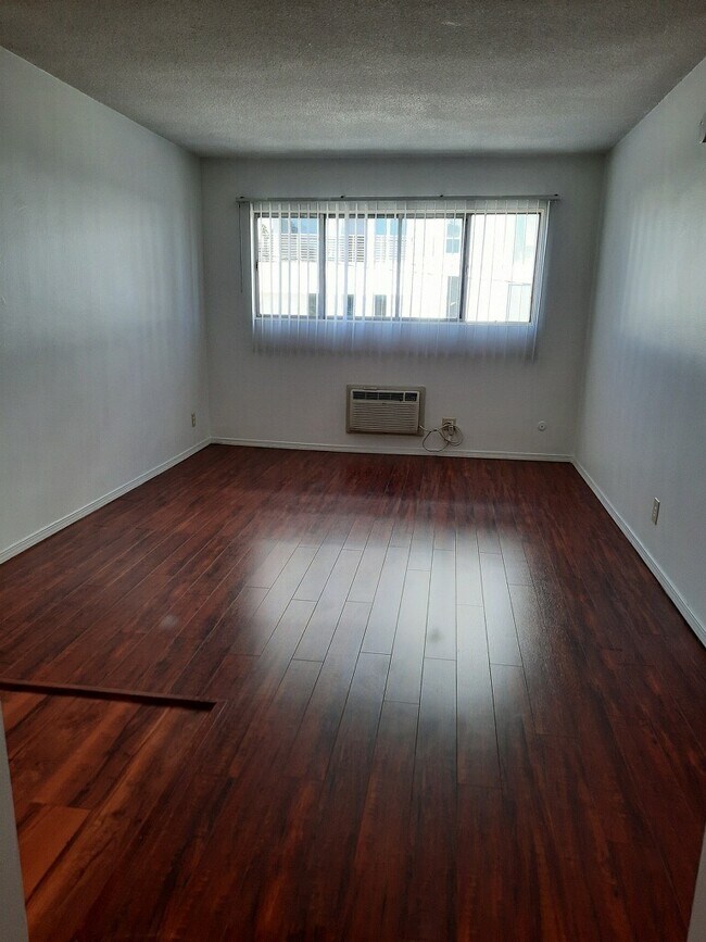 Foto del edificio - 501 S Kenmore Ave
