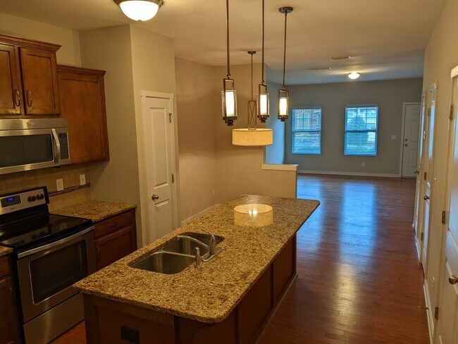 Foto del edificio - 3- Bedroom Townhome in Prosperity Place