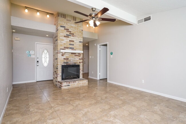 Building Photo - 518 Magnolia Bend St
