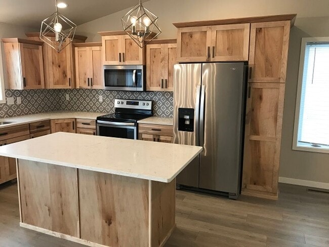 Foto del edificio - 4 Bed 2 Bath Single Family Home