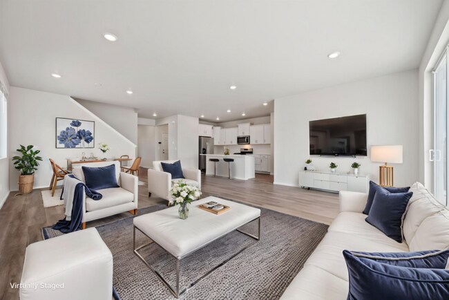 Foto del edificio - Beautiful 4 Bedroom Home for Rent | Office, Private Deck & 3-Car Garage