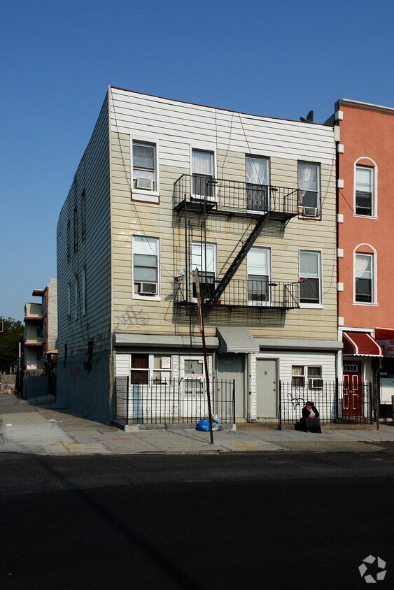 Foto principal - 822 5th Ave