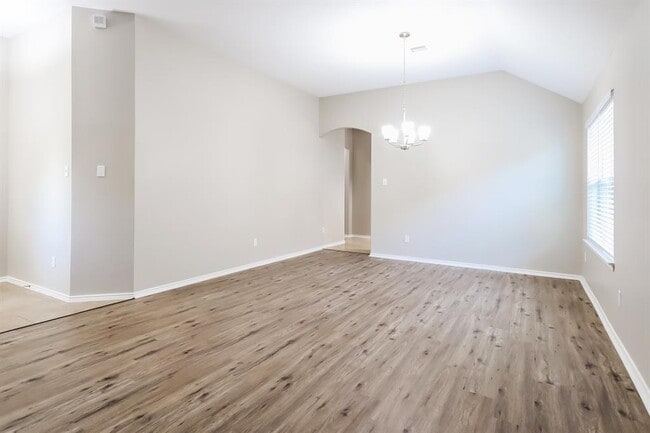 Building Photo - 4709 Meadow Way Dr