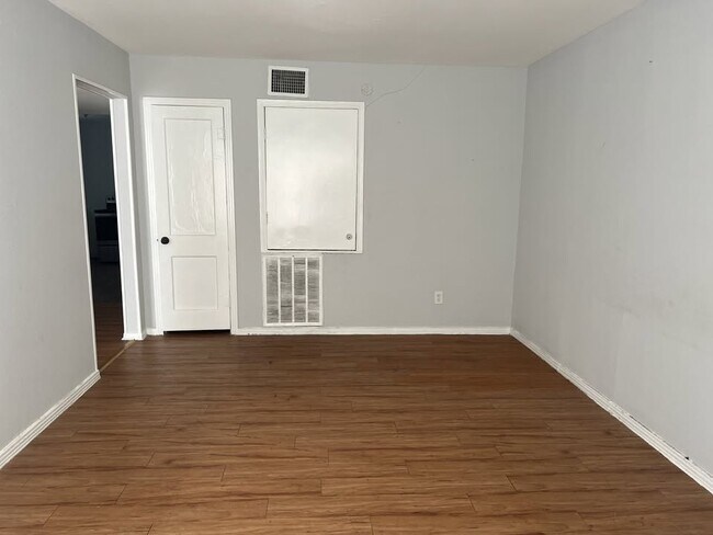Foto del edificio - 2811 Rosedale St
