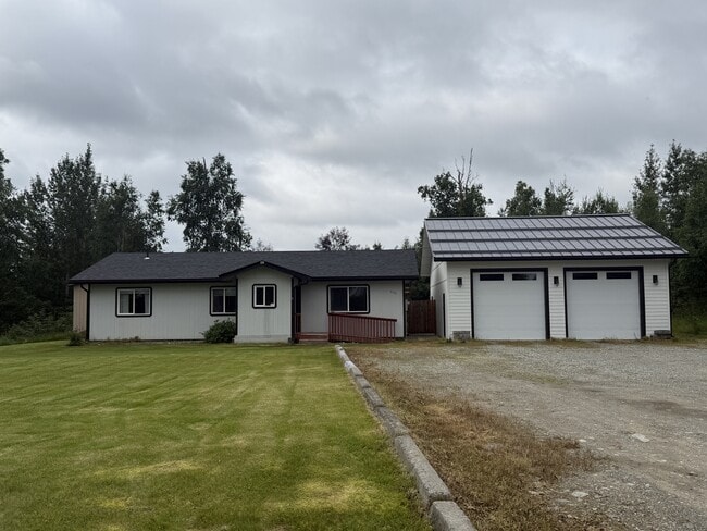 Building Photo - 2150 Bay View Dr