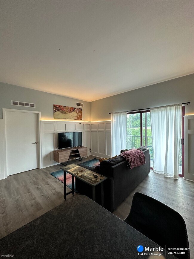 Building Photo - 2 br, 2 bath Condo - 3750 Main St Apt 607