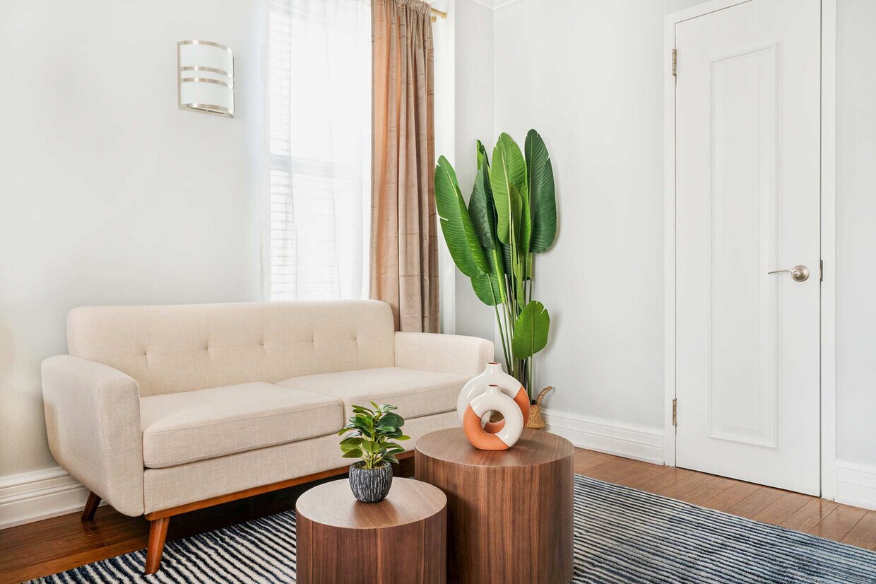 Foto principal - 240 W 73rd St