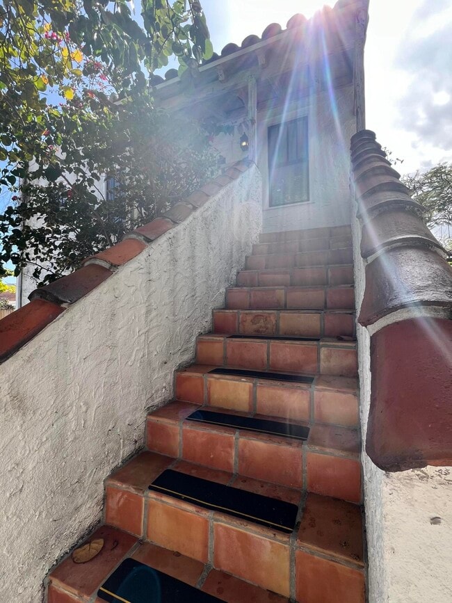 Foto del edificio - 318 S J St