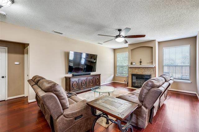 Foto del edificio - 337 Sweet Leaf Ln
