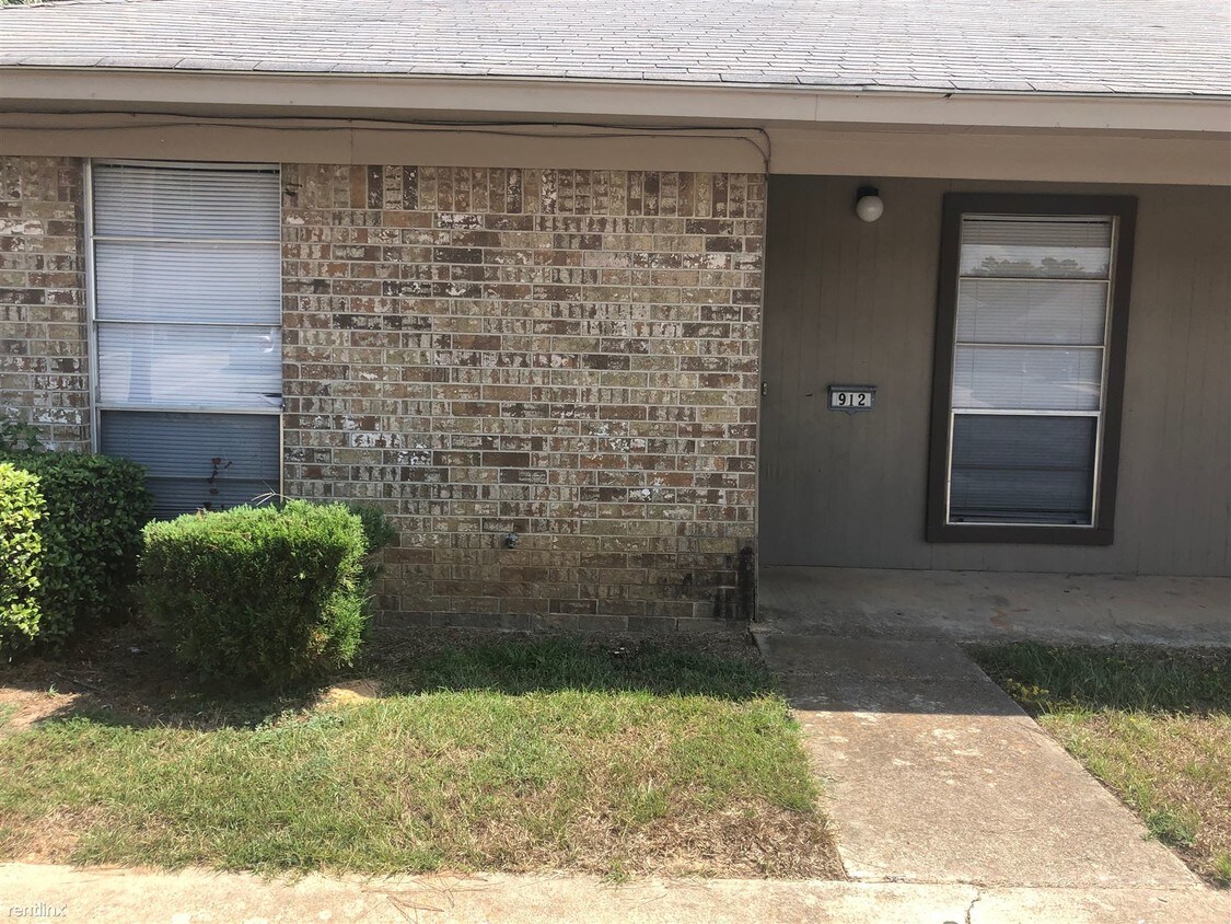 2 br, 1 bath - 912 Navajo Trl - 2 br, 1 bath  - 912 Navajo Trl