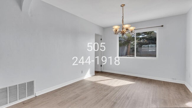 Building Photo - 2426 Hendola Dr NE