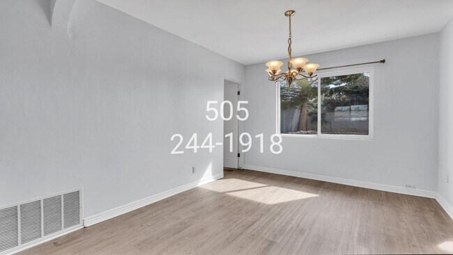 Foto del edificio - 2426 Hendola Dr NE