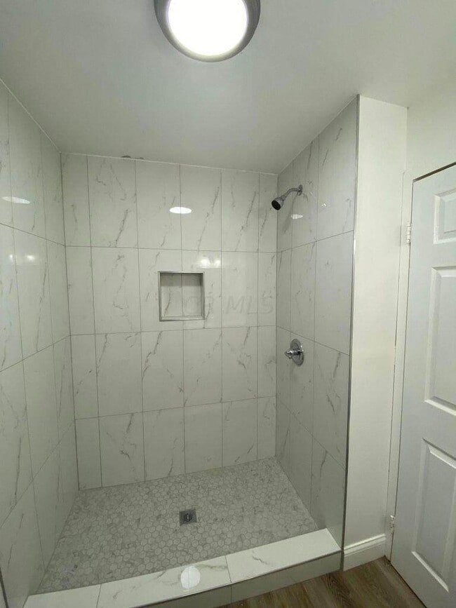 Foto del edificio - 3285 Sullivant Ave
