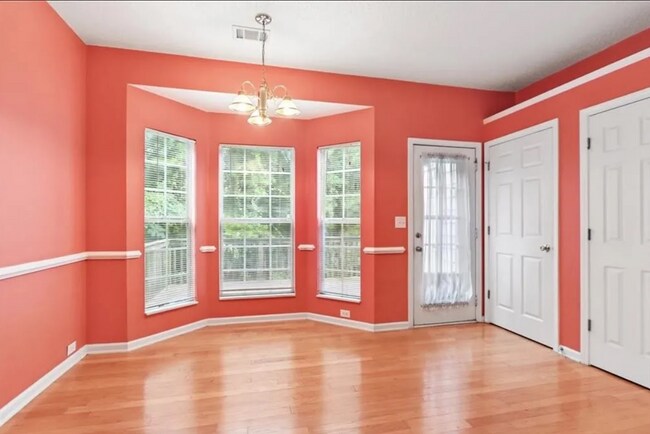 Foto del edificio - 2849 Parkway Close