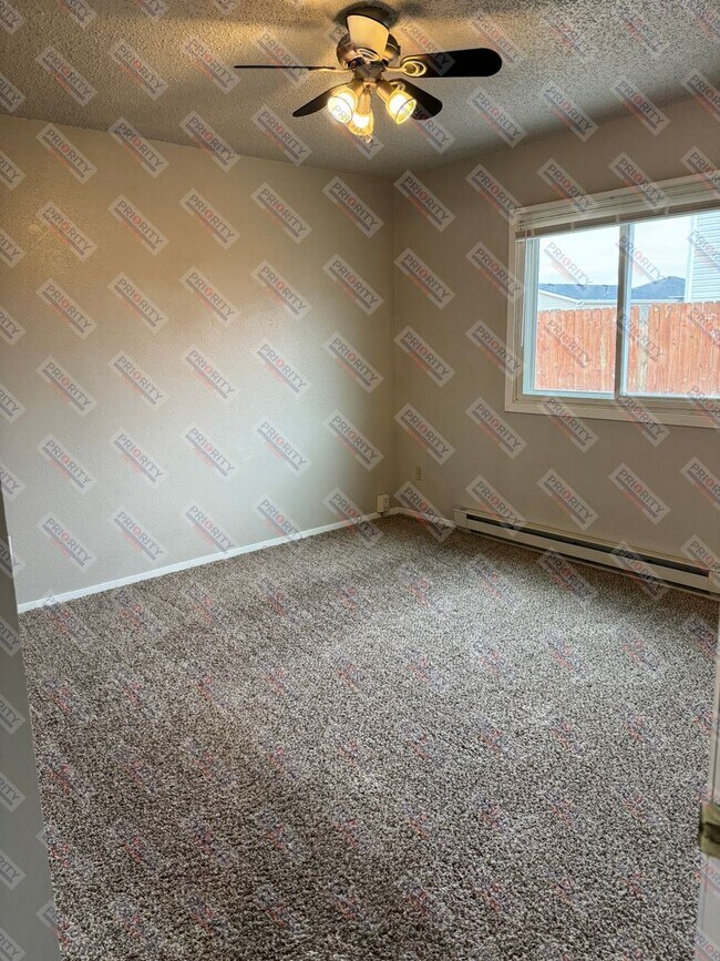 Building Photo - 532 Oregon Ave