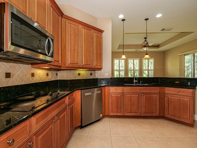 Building Photo - 854 SW St Tropez Ct
