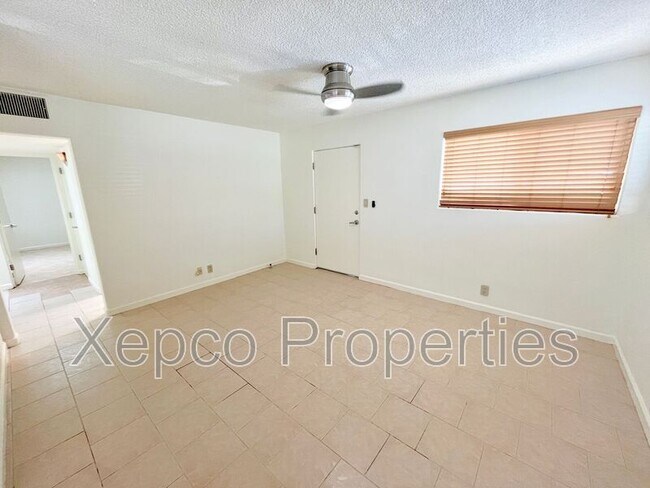 Foto del edificio - 516 Desert Way