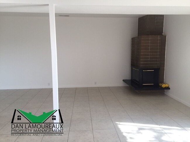 Building Photo - 3 bedroom home in Southwest Woodland