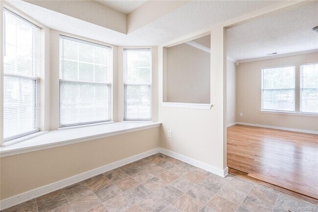 Building Photo - 10700 Oceana Ct