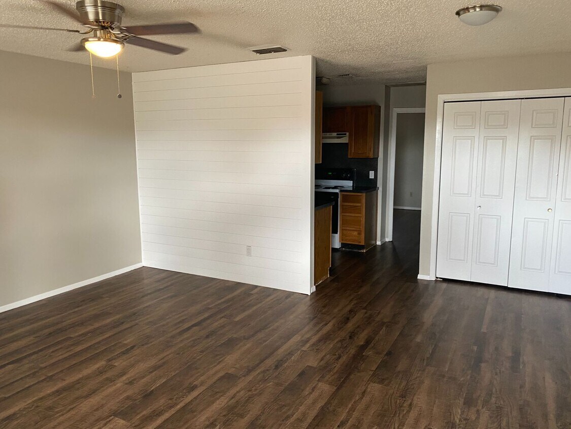 Foto principal - 1410 Courtney Pl