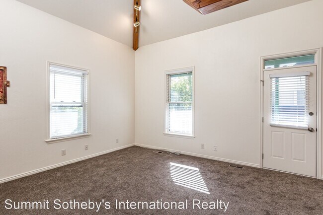 Building Photo - 3 br, 2 bath House - 332 Woodside Avenue #2