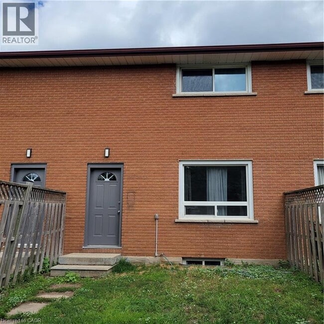 Building Photo - 809 Walter St