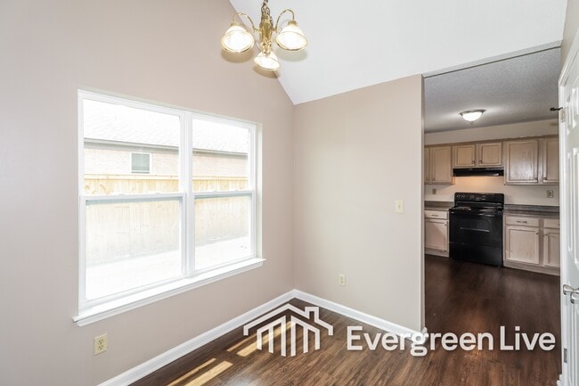 Foto del edificio - 4117 Bona Terra St