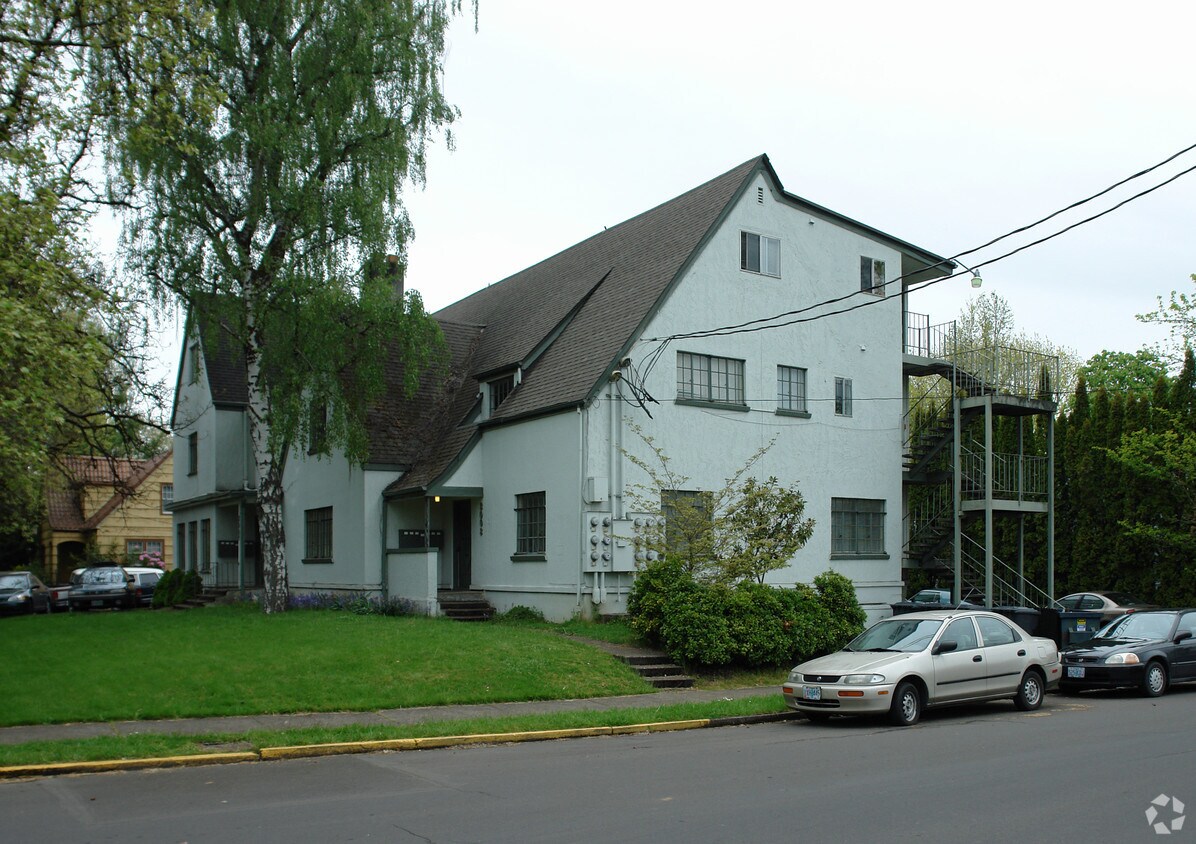 Primary Photo - 3003-3007 NW Harrison Blvd