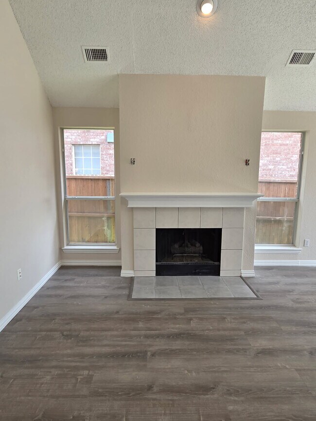 Photo - 2405 Shinnery Oak Dr House