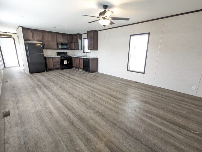 Building Photo - 46000 Geddes Rd