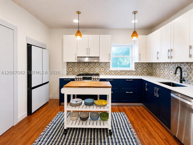 Foto del edificio - 1720 SW 11th St