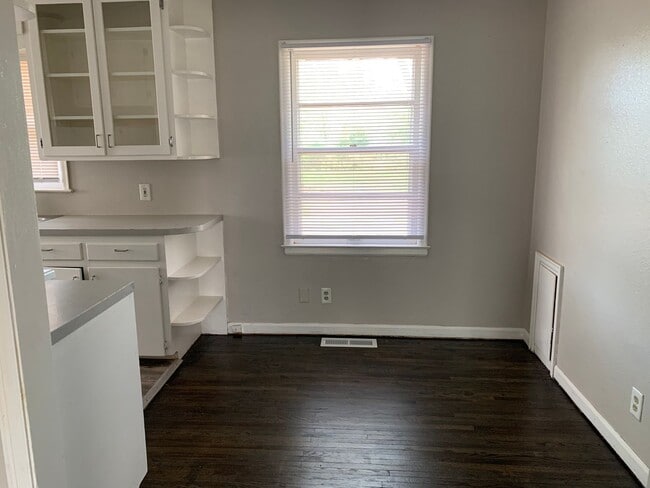 Foto del edificio - $900 - 2 bedroom/ 1 bathroom - Single fami...