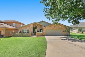 Building Photo - 203 Longhorn