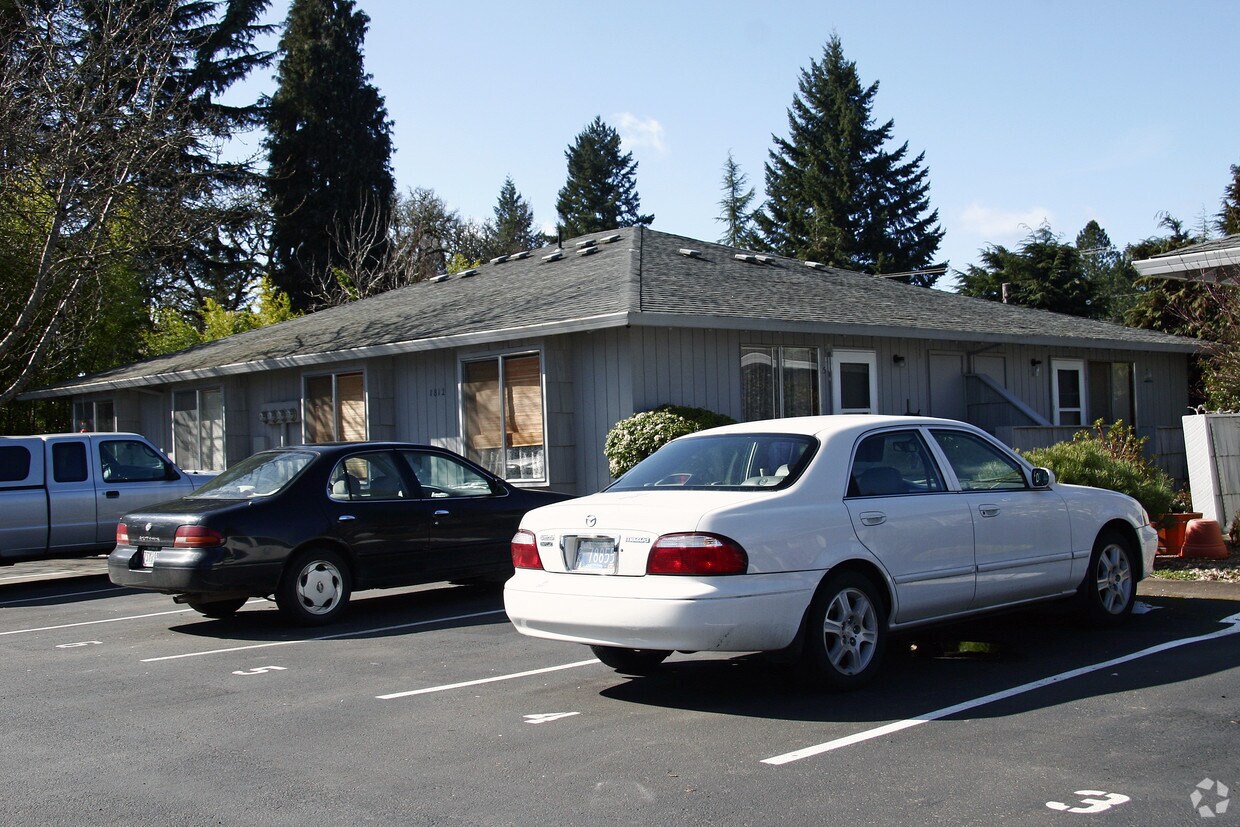 Primary Photo - 1812 18th Ave