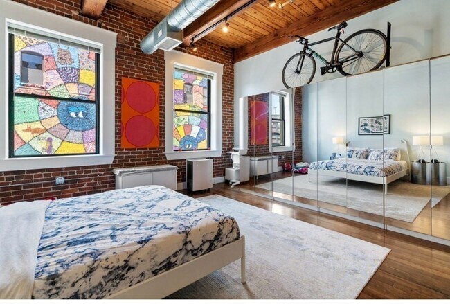 Building Photo - 49 Munroe St