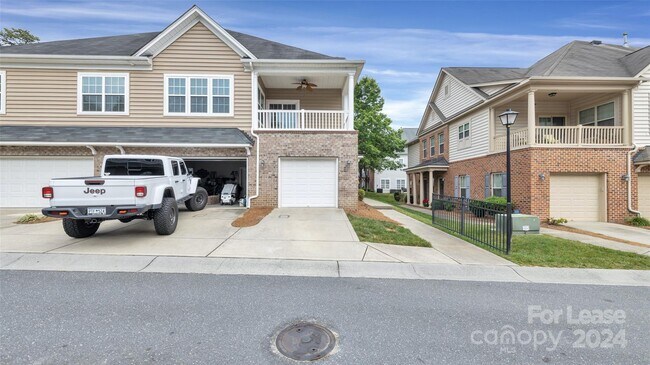 Building Photo - 11111 Ascoli Pl