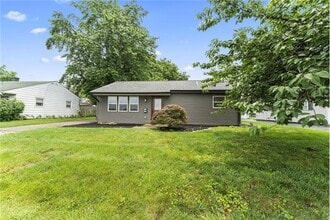 Building Photo - 2420 Woodman Dr