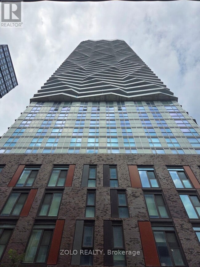 Building Photo - 100 Dalhousie St