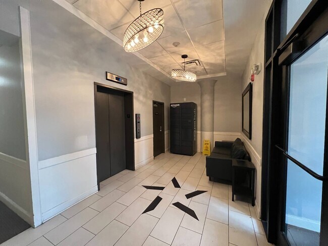 Foto del edificio - 733 Broadway