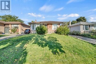 Building Photo - 16 Horwood Dr